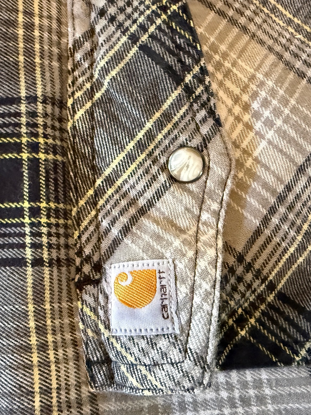 Carhartt Relaxed Fit Flannel Shirt – Men’s Large – Gray/Tan Plaid – Snap Front - Picture 6 of 9